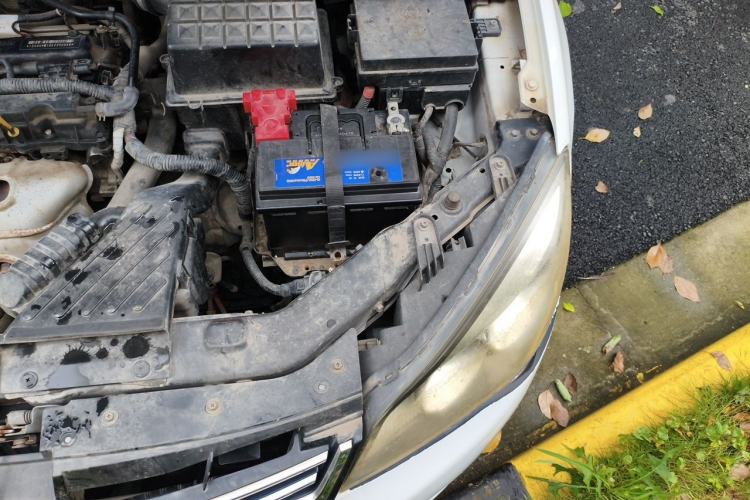 Used Roewe 350 2014 1.5L Automatic Xunda Edition Engine Bay Left