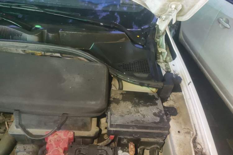 Used Roewe 350 2014 1.5L Manual Xunchi Edition Engine Bay Left