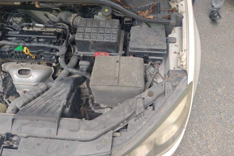 Used Roewe 350 2014 1.5L Automatic Xunda Edition Engine Bay Left