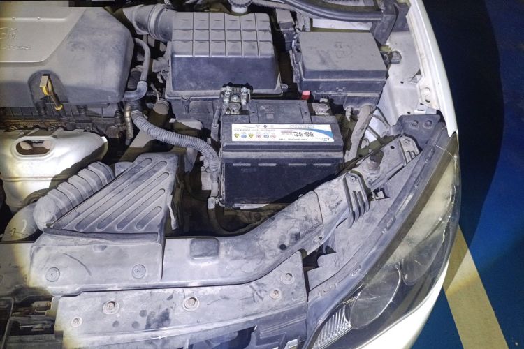 Used Roewe 350 2014 1.5L Automatic Xunyue Version Engine Bay Left