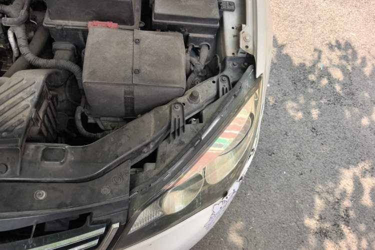 Used Roewe 350 2014 1.5L Automatic Xunda Edition Engine Bay Left