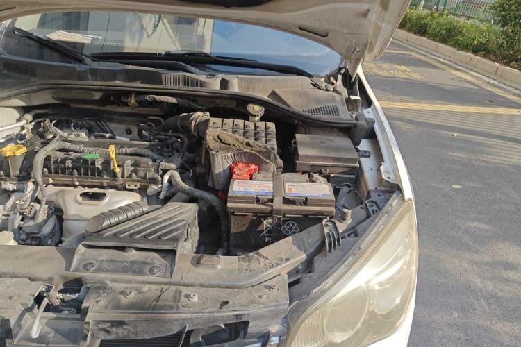Used Roewe 350 2014 1.5L Manual Xunchi Edition Engine Bay Left