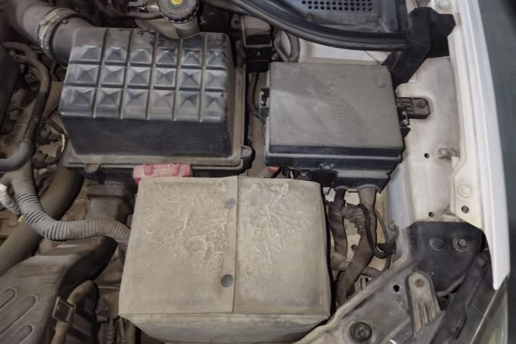 Used Roewe 350 2014 1.5L Automatic Xunyue Version Engine Bay Left