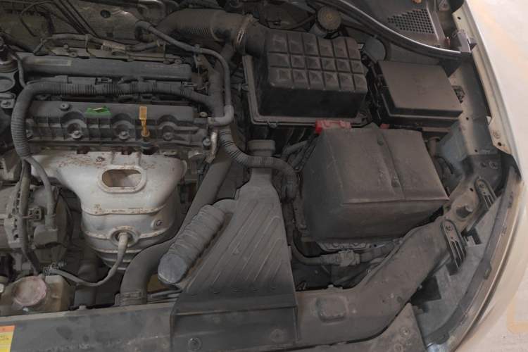 Used Roewe 350 2014 1.5L Automatic Xunda Edition Engine Bay Left