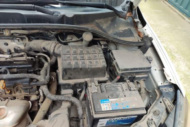 Used Roewe 350 2014 1.5L Automatic Xunda Edition Engine Bay Left