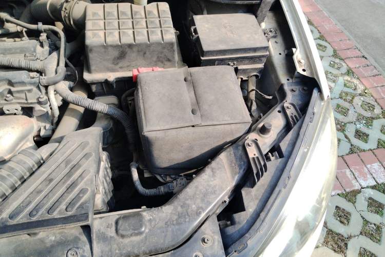 Used Roewe 350 2014 1.5L Manual Xunchi Edition Engine Bay Left