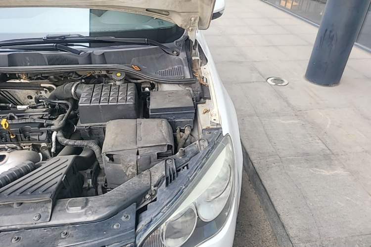Used Roewe 350 2014 1.5L Automatic Xunyue Version Engine Bay Left