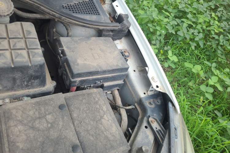 Used Roewe 350 2014 1.5L Manual Xunchi Edition Engine Bay Left