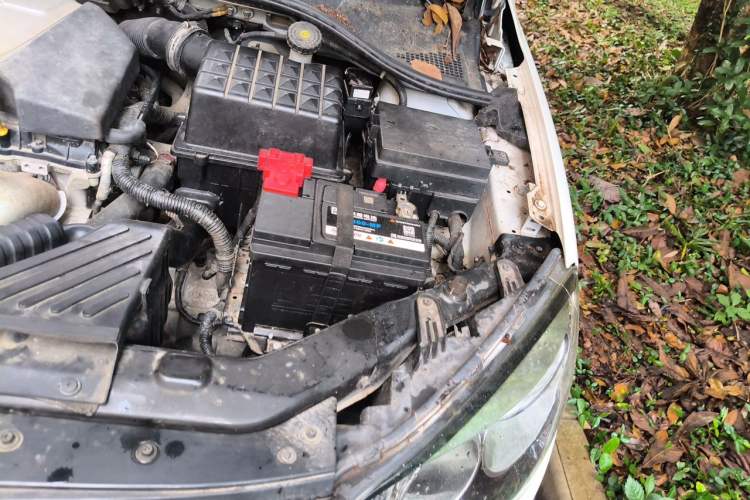 Used Roewe 350 2014 1.5L Automatic Xunyue Version Engine Bay Left
