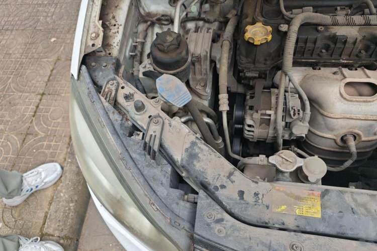 Used Roewe 350 2014 1.5L Manual Xunchi Edition Engine Bay Right