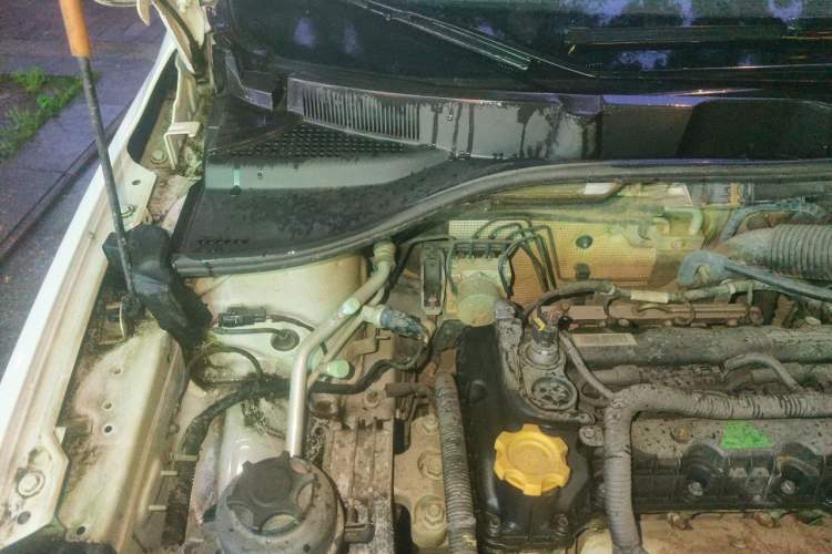Used Roewe 350 2014 1.5L Manual Xunchi Edition Engine Bay Right