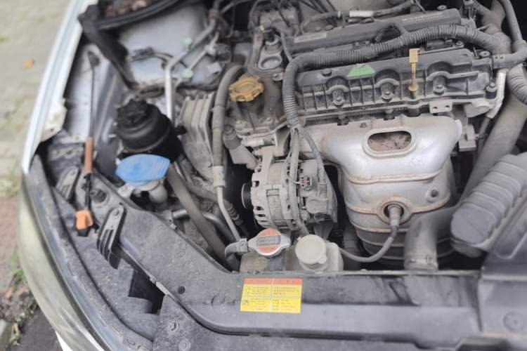 Used Roewe 350 2014 1.5L Manual Xunchi Edition Engine Bay Right