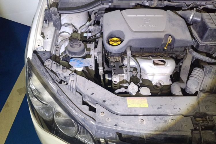 Used Roewe 350 2014 1.5L Automatic Xunyue Version Engine Bay Right