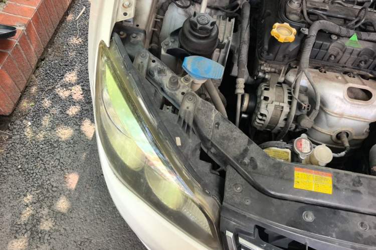 Used Roewe 350 2014 1.5L Automatic Xunda Edition Engine Bay Right