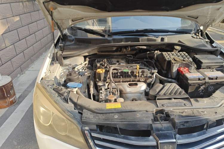 Used Roewe 350 2014 1.5L Manual Xunchi Edition Engine Bay Right