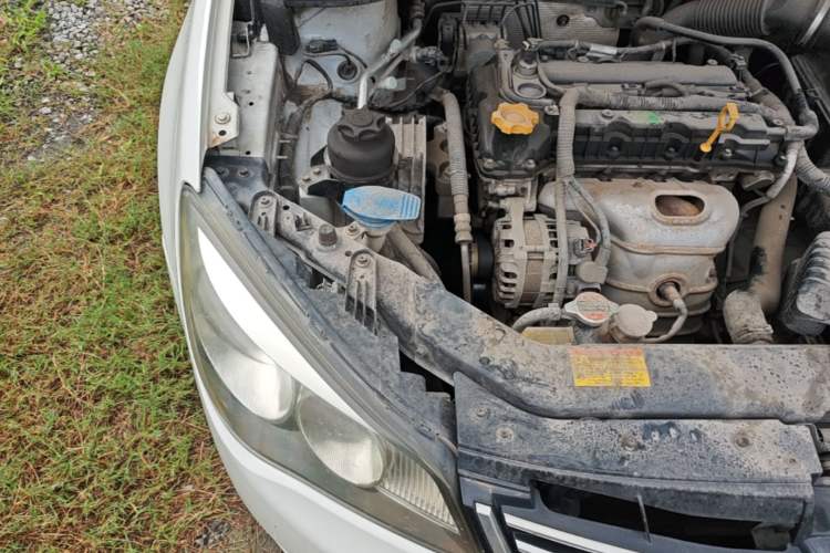 Used Roewe 350 2014 1.5L Automatic Xunda Edition Engine Bay Right