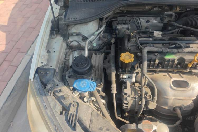 Used Roewe 350 2014 1.5L Manual Xunchi Edition Engine Bay Right
