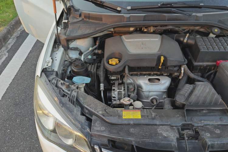 Used Roewe 350 2014 1.5L Manual Swift Edition Engine Bay Right