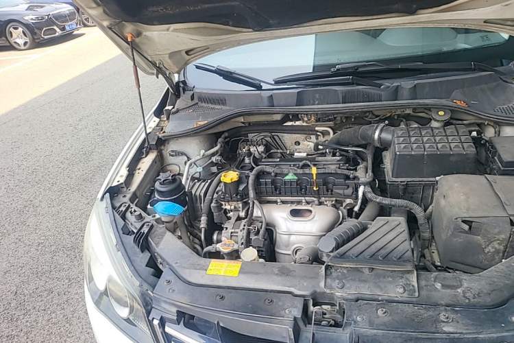 Used Roewe 350 2014 1.5L Automatic Xunyue Version Engine Bay Right