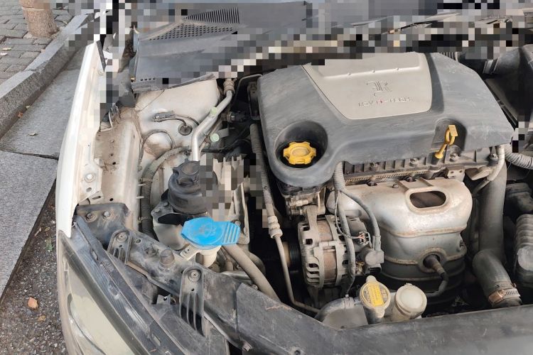 Used Roewe 350 2014 1.5L Automatic Xunyue Version Engine Bay Right