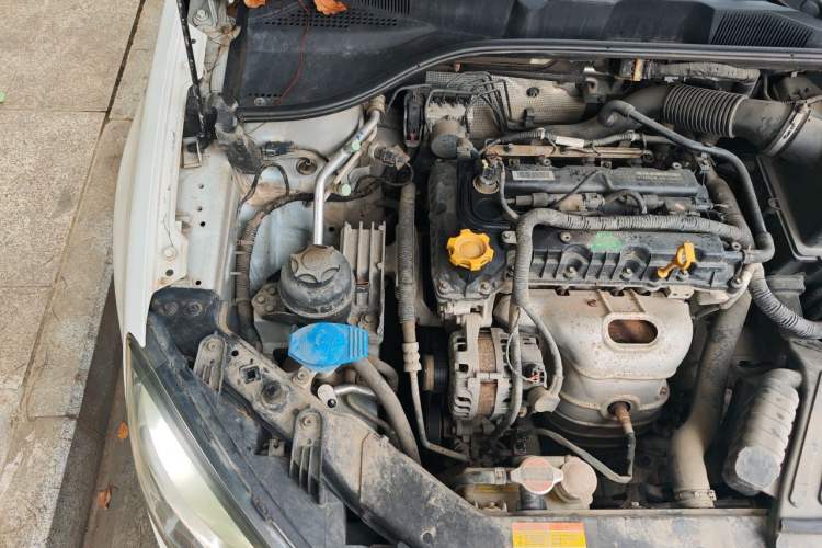 Used Roewe 350 2014 1.5L Automatic Xunda Edition Engine Bay Right