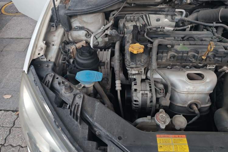 Used Roewe 350 2014 1.5L Manual Xunchi Edition Engine Bay Right