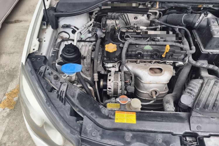 Used Roewe 350 2014 1.5L Automatic Xunda Edition Engine Bay Right