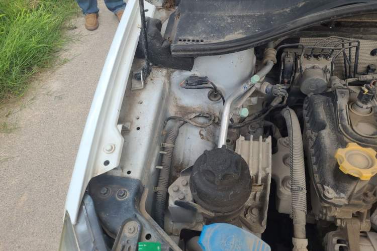 Used Roewe 350 2014 1.5L Manual Xunchi Edition Engine Bay Right