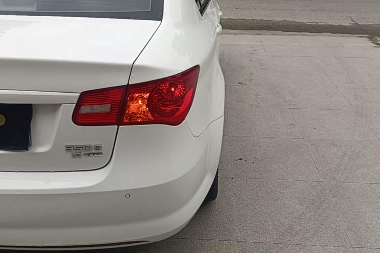 Used Roewe 350 2014 1.5L Automatic Xunyue Version Exterior 3
