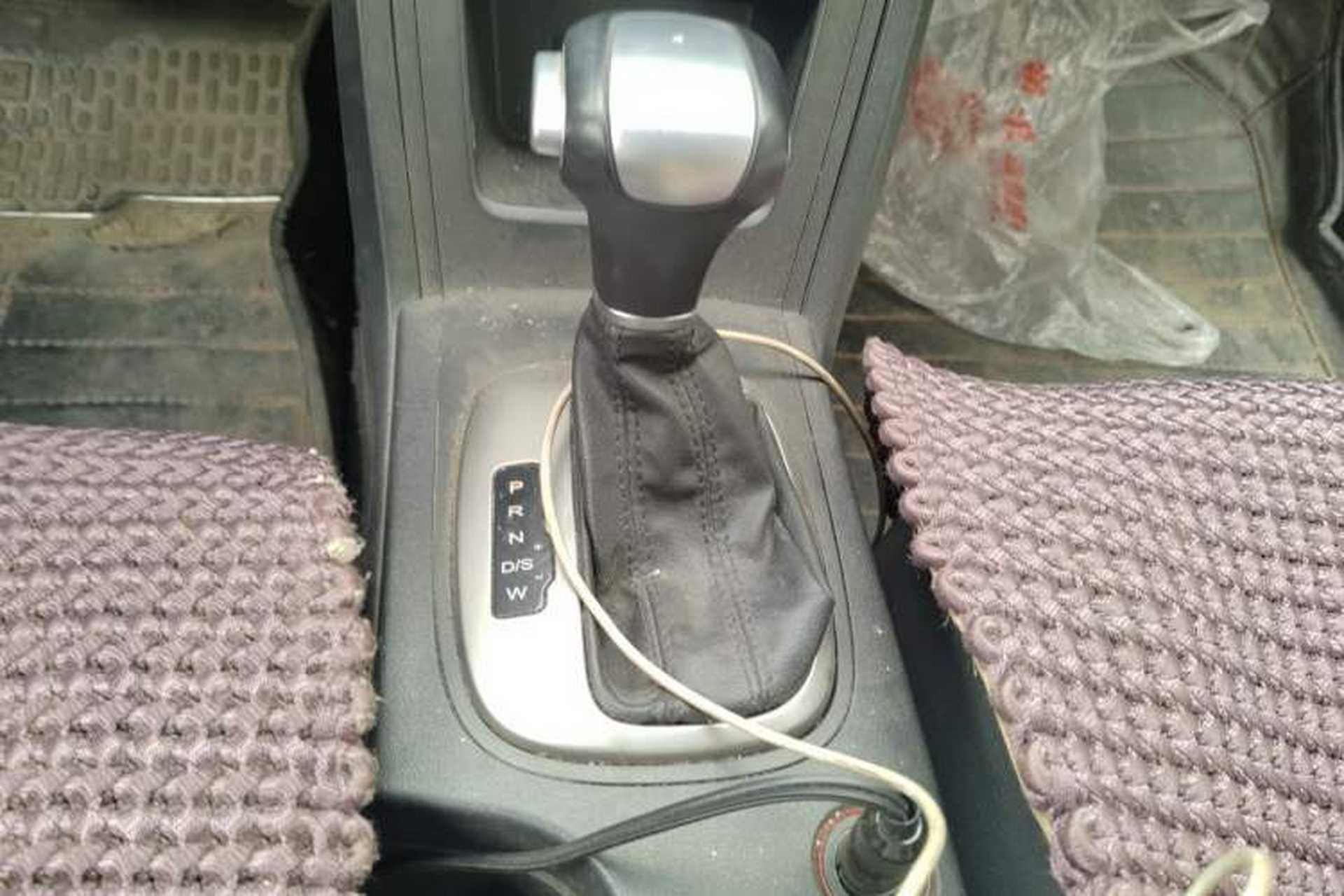 Used Roewe 350 2014 1.5L Automatic Xunyue Version Gear Lever