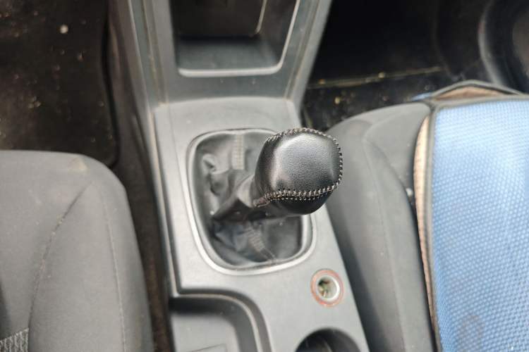 Used Roewe 350 2014 1.5L Manual Xunchi Edition Gear Lever