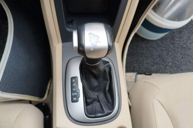 Used Roewe 350 2014 1.5L Automatic Xunda Edition Gear Lever