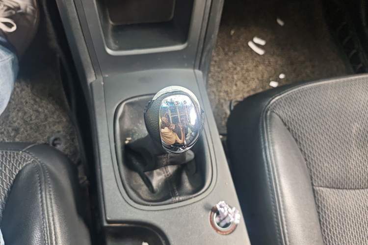 Used Roewe 350 2014 1.5L Manual Xunchi Edition Gear Lever
