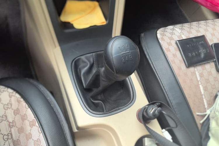 Used Roewe 350 2014 1.5L Manual Xunchi Edition Gear Lever