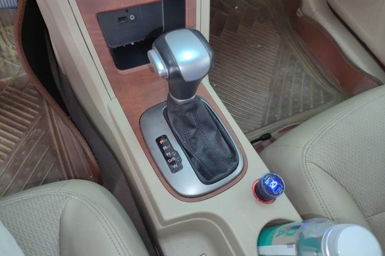 Used Roewe 350 2014 1.5L Automatic Xunyue Version Gear Lever