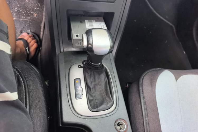 Used Roewe 350 2014 1.5L Automatic Xunda Edition Gear Lever