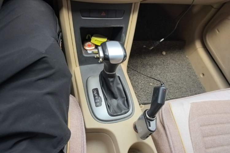 Used Roewe 350 2014 1.5L Automatic Xunda Edition Gear Lever