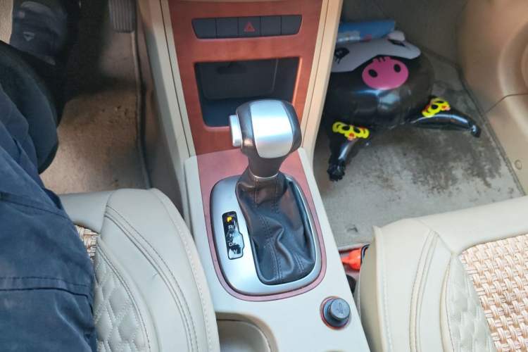 Used Roewe 350 2014 1.5L Automatic Xunyue Version Gear Lever