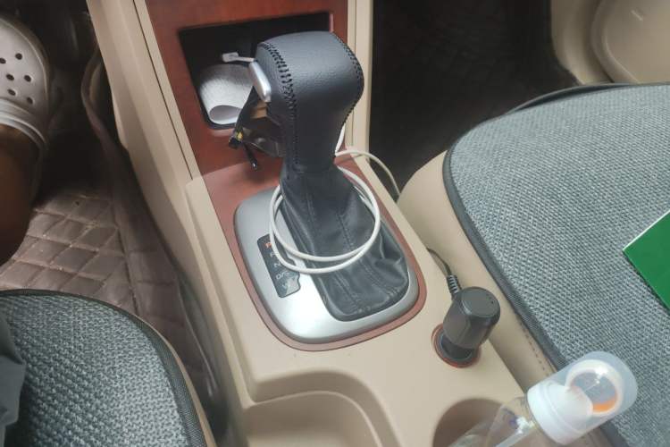 Used Roewe 350 2014 1.5L Automatic Xunyue Version Gear Lever