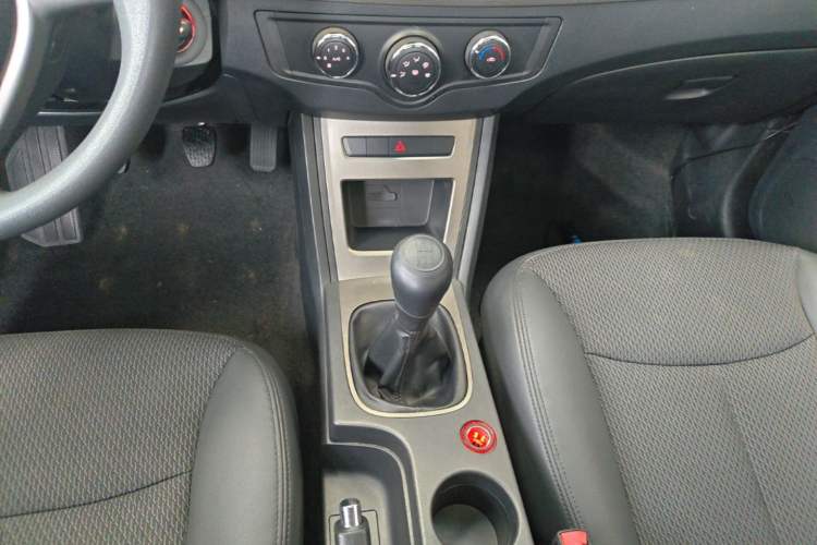 Used Roewe 350 2014 1.5L Manual Swift Edition Gear Lever