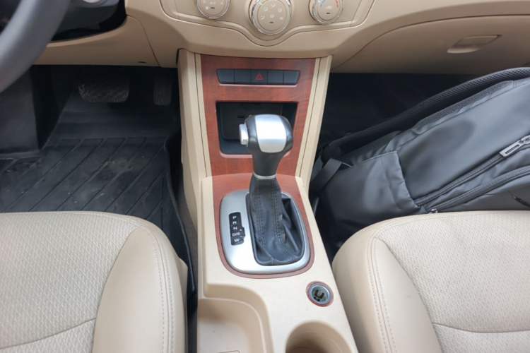 Used Roewe 350 2014 1.5L Automatic Xunyue Version Gear Lever