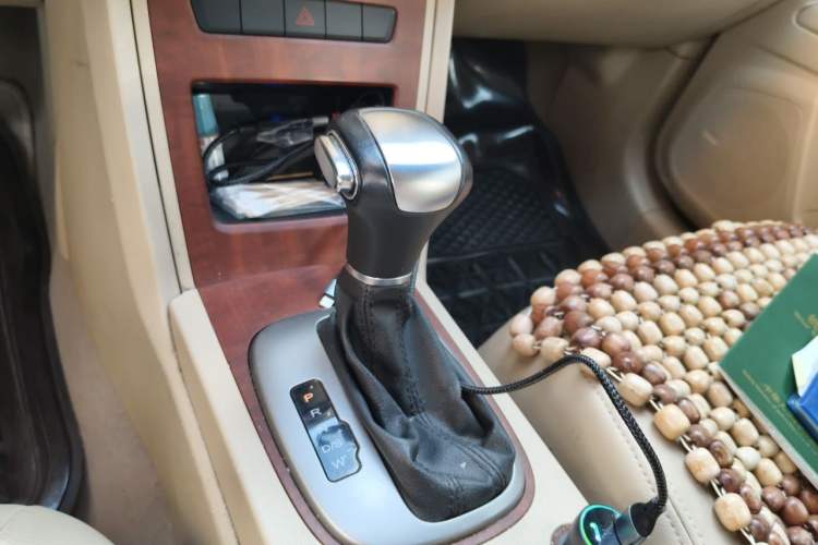 Used Roewe 350 2014 1.5L Automatic Xunyue Version Gear Lever