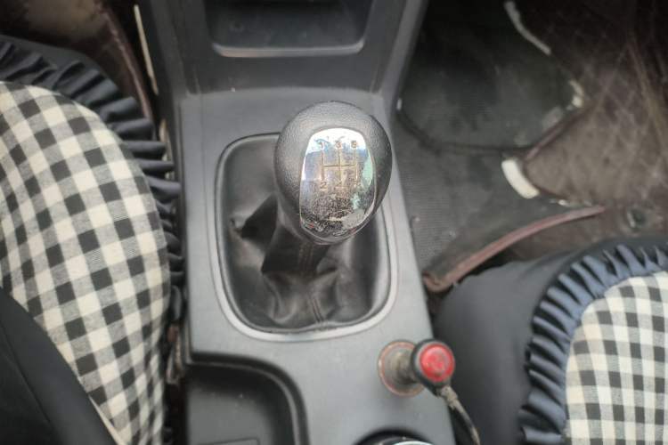 Used Roewe 350 2014 1.5L Manual Xunchi Edition Gear Lever
