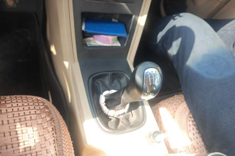 Used Roewe 350 2014 1.5L Manual Xunchi Edition Gear Lever