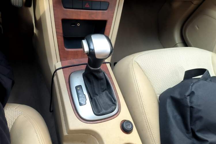 Used Roewe 350 2014 1.5L Automatic Xunyue Version Gear Lever