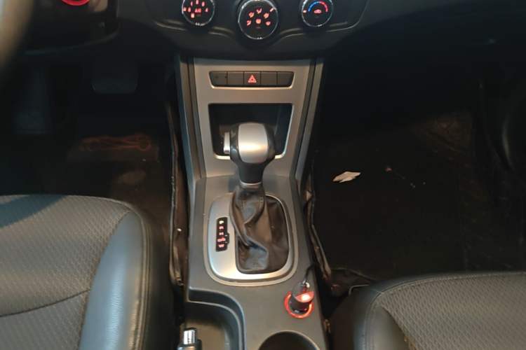 Used Roewe 350 2014 1.5L Automatic Xunyue Version Gear Lever