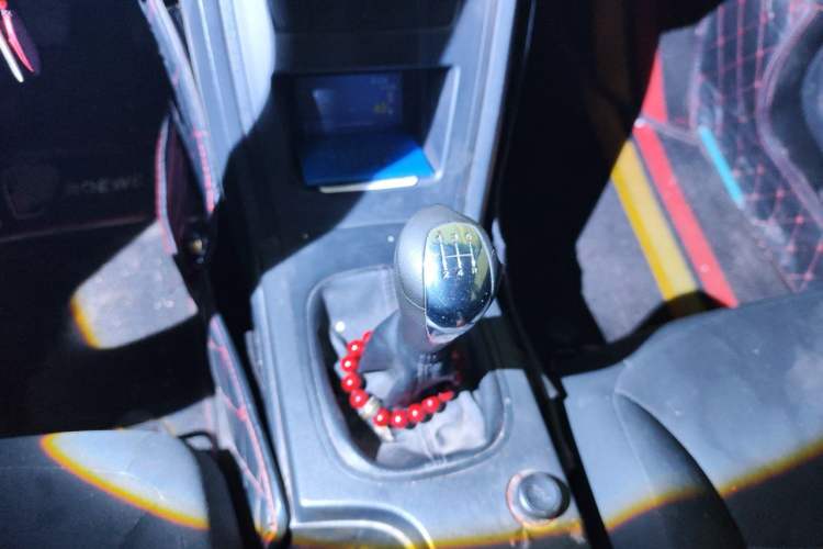 Used Roewe 350 2014 1.5L Manual Xunchi Edition Gear Lever