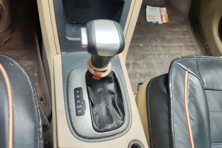 Used Roewe 350 2014 1.5L Automatic Xunda Edition Gear Lever
