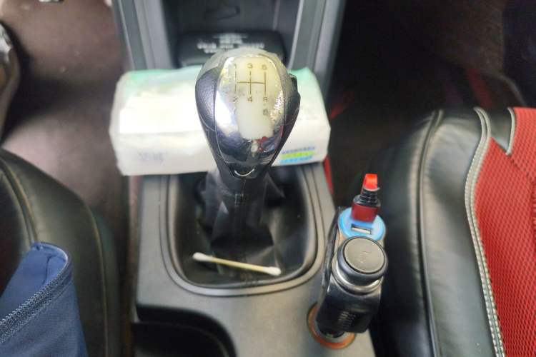 Used Roewe 350 2014 1.5L Manual Xunchi Edition Gear Lever
