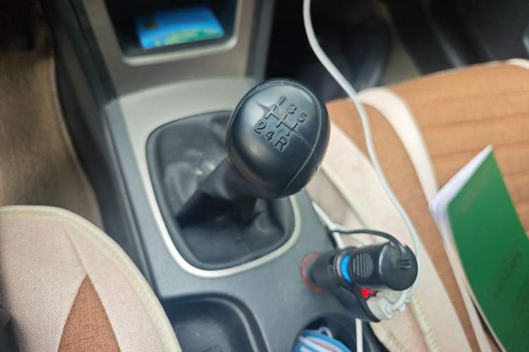 Used Roewe 350 2014 1.5L Manual Swift Edition Gear Lever